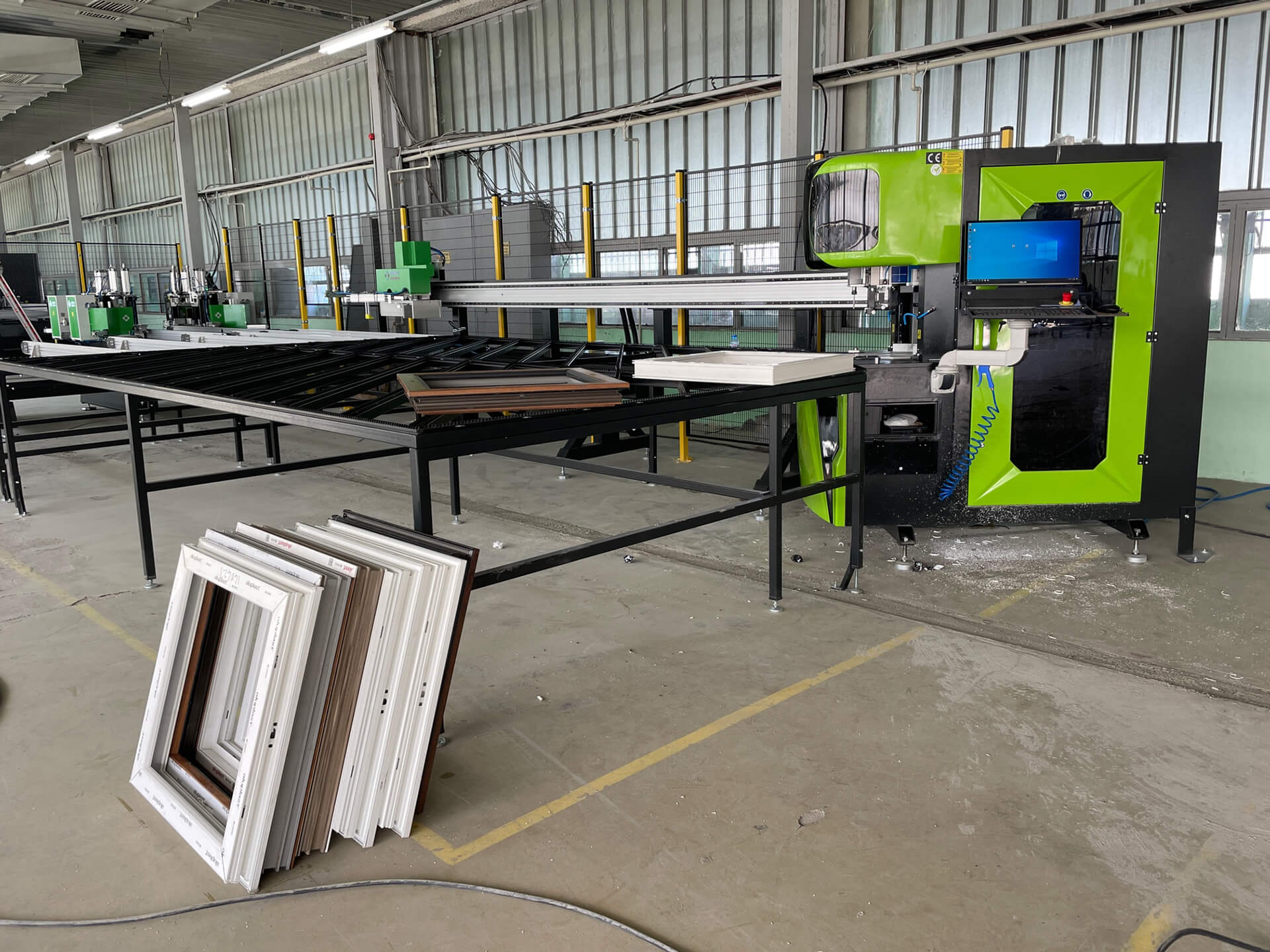 Доставка, монтаж и пускане в експлоатация на производствена линия за PVC прозорци